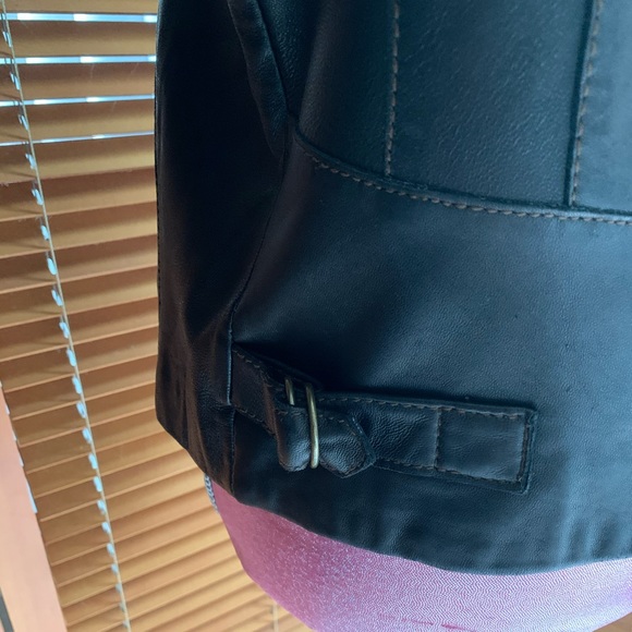 Genuine Leather Jacket - Picture 5 of 8